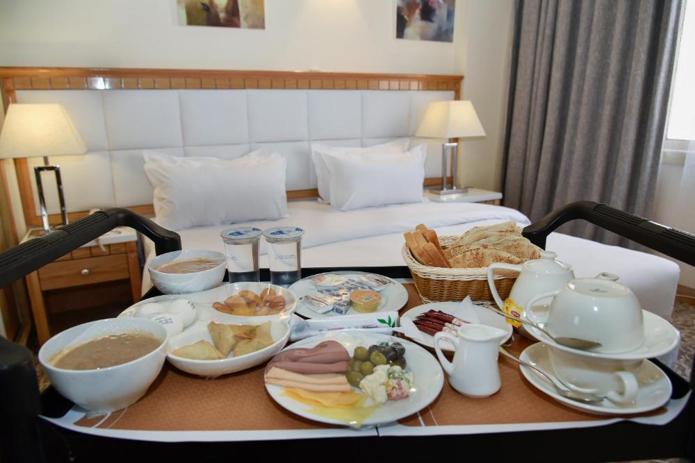 Room image 4